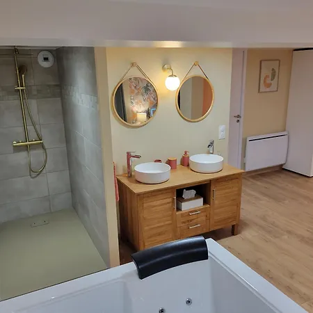 Apartment Le Grand 70 M2 *